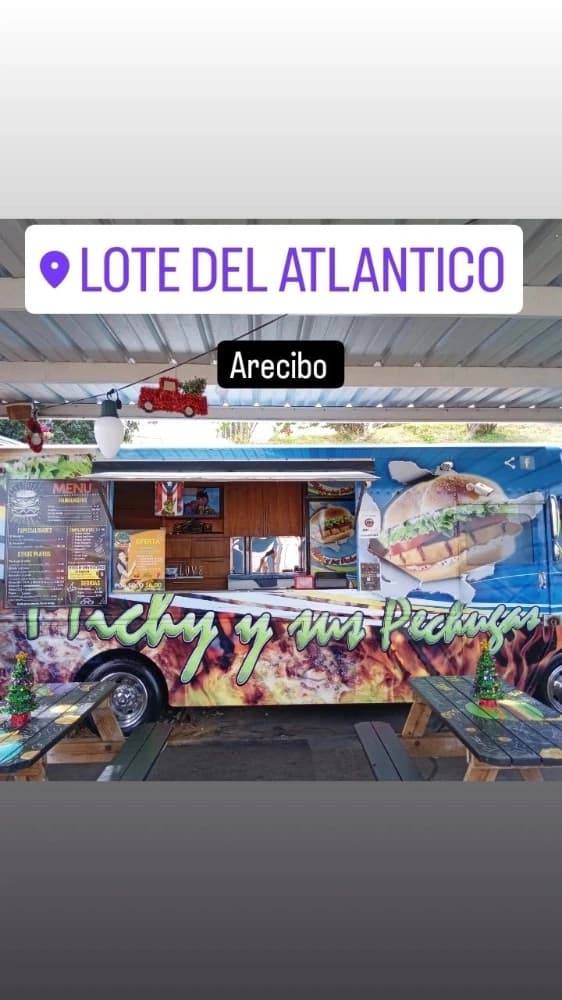 Logo de Michy y sus Pechugas Food Truck Arecibo